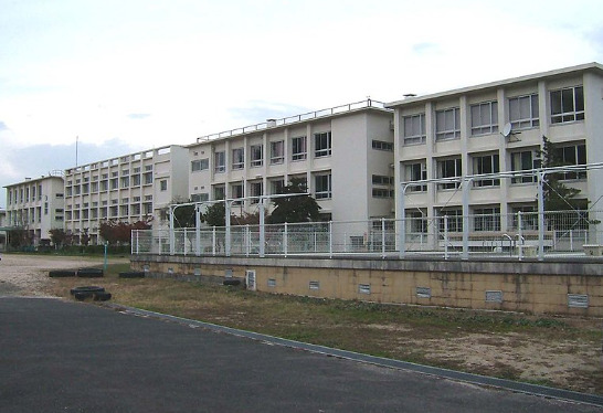 小学校　倉吉市立明倫小学校（小学校）まで1284m