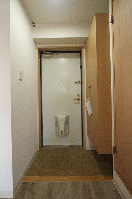 玄関　同物件別部屋