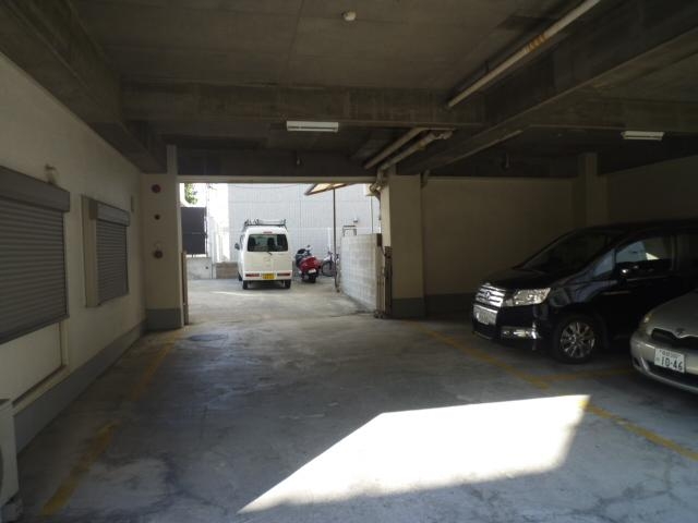 エントランス　とっても綺麗です