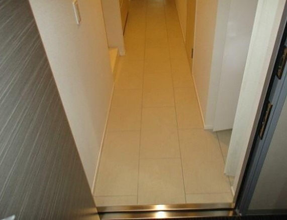 玄関　※同仕様写真含む