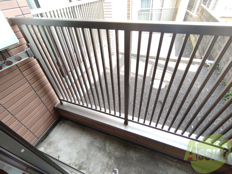 バルコニー　ベランダはよく日が当たり気持ちの良い空間です。