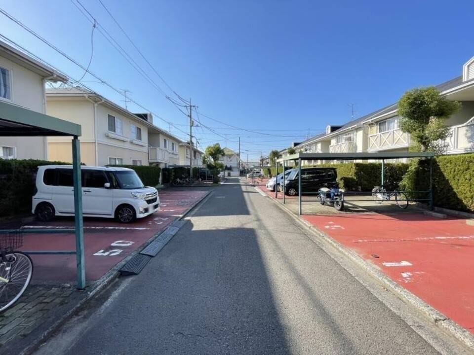 駐車場　駐車場