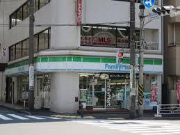 コンビニ　ファミリーマート横浜楠町店（コンビニ）まで207m