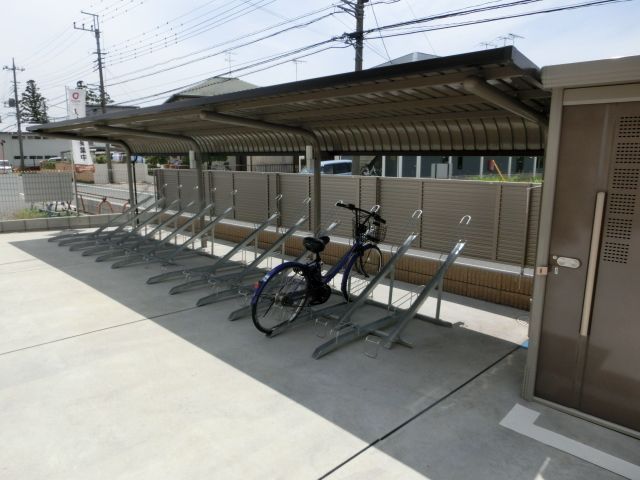 その他共有部分　屋根付きの駐輪場です。