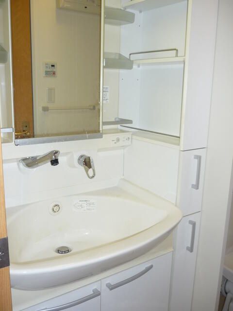 洗面設備　■洋室