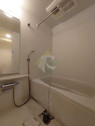バス・シャワールーム　※参考写真　同タイプ（間取り）の909号室の写真となります。
