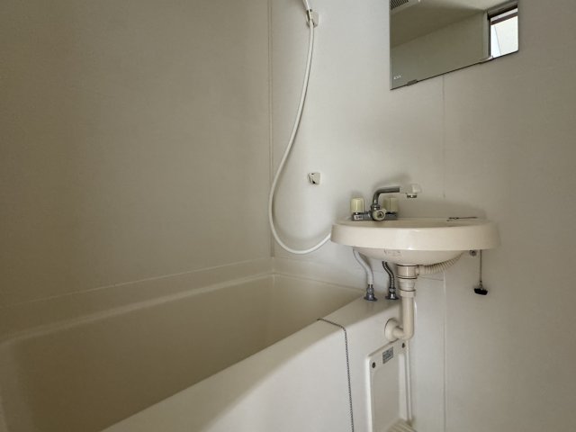 バス・シャワールーム　ゆったり過ごせるお風呂です