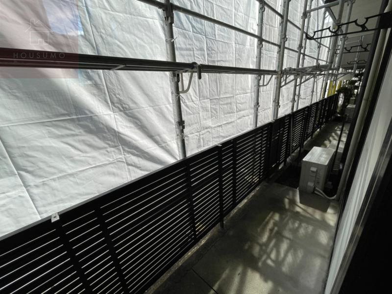 バルコニー　暖かな日差しのふりそそぐバルコニー