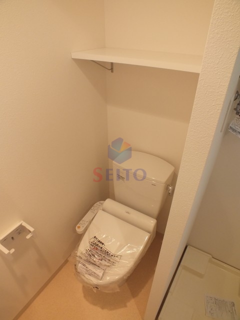 トイレ　ウォシュレット付き