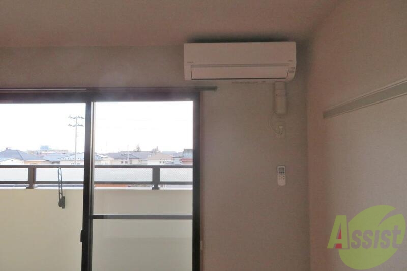 その他設備　エアコンはリビングの角っこに一台。頑張ってもらいましょう。