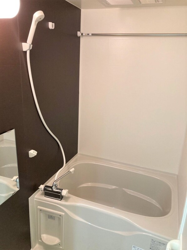 バス・シャワールーム　浴室乾燥機付きで便利です！