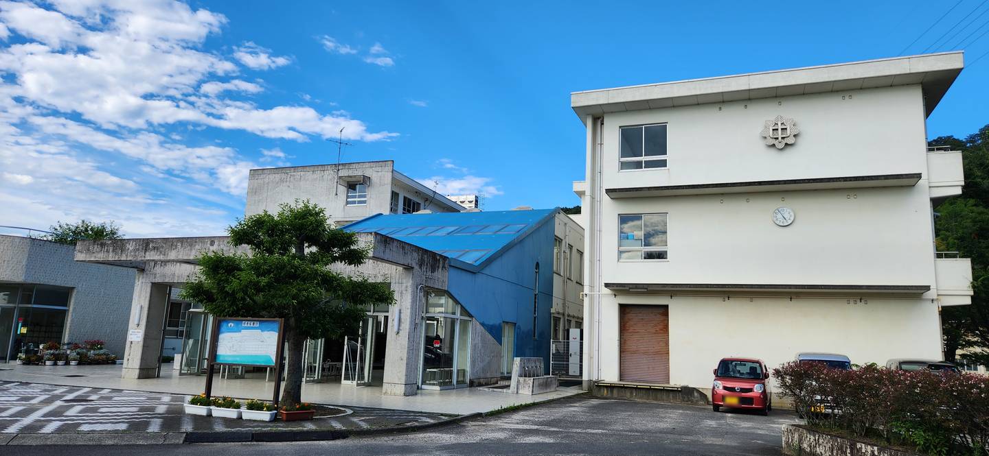 中学校　桑原中学校（中学校）まで2240m