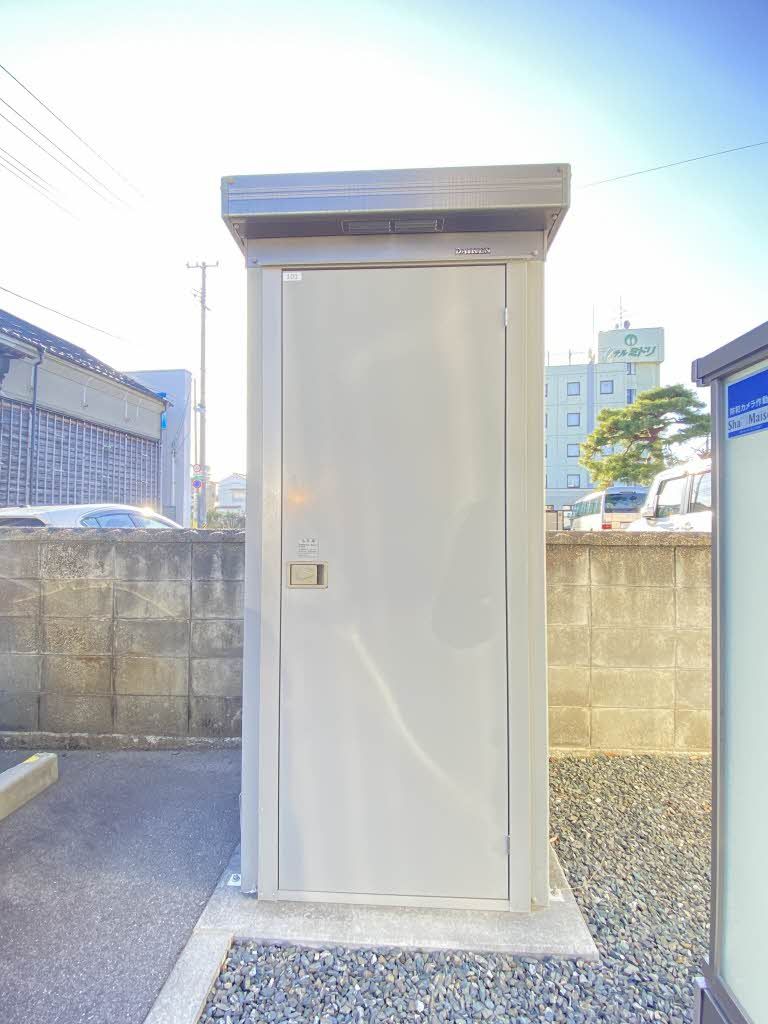 建物外観　ストッカー