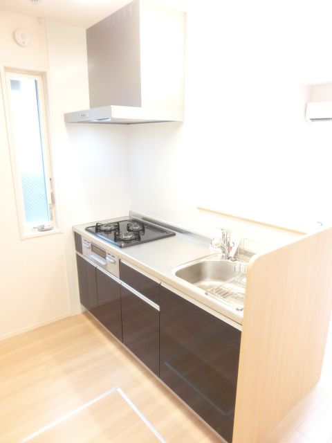 キッチン　3口コンロ付きのキッチンです