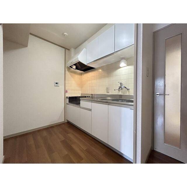 キッチン　（別タイプ参考写真）櫻　荒川区西日暮里3