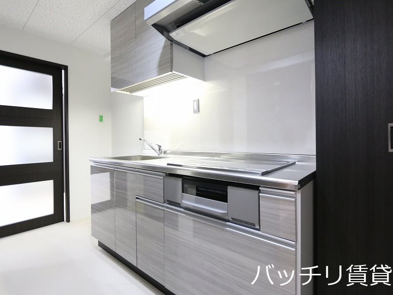 キッチン　別号室タイプの為、現状を優先します