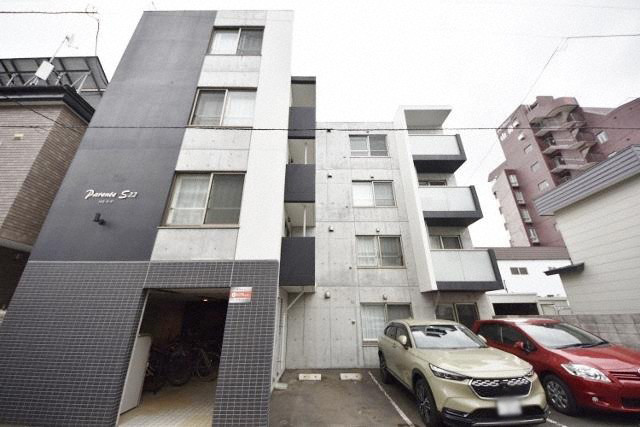 建物外観　★経済的な都市ガス！★広々ウォークイン収納！★ネット無料！