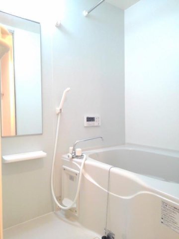 バス・シャワールーム　落ち着いた空間のお風呂です