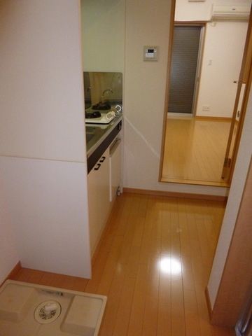 玄関　★玄関に姿見があります★