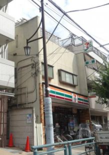 コンビニ　セブンイレブン 梅田店（コンビニ）まで715m