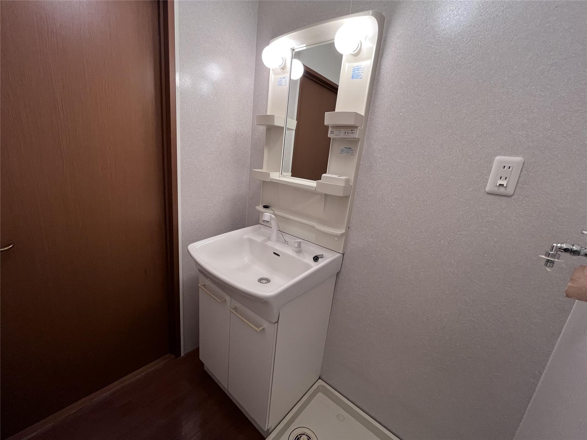 洗面設備　朝の洗顔やヘアセットに便利なシャンプードレッサー♪