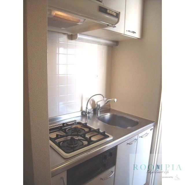 キッチン　※同タイプの別のお部屋です。