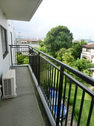 バルコニー　東向きの広めのバルコニー。 （※参考写真）