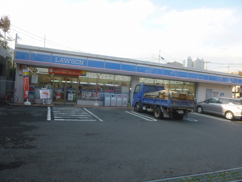 コンビニ　ローソン（コンビニ）まで636m