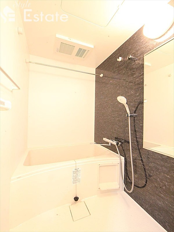 バス・シャワールーム　バスルーム