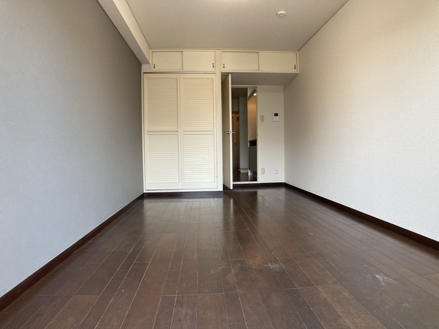 居室・リビング　※補修前の参考画像の為、設備等は現況優先。