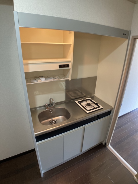 キッチン　※補修前の参考画像の為、設備等は現況優先。