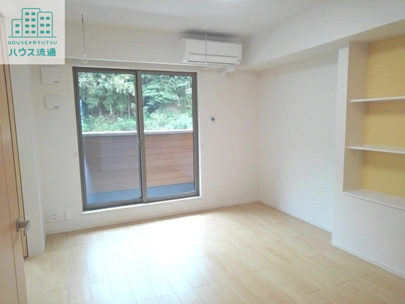 居室・リビング　※別号室の写真です