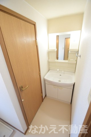 洗面設備　脱衣スペースもあります