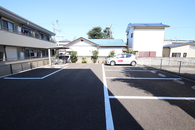 駐車場　★敷地内駐車場★（空き状況・使用料等詳細はご確認下さい）