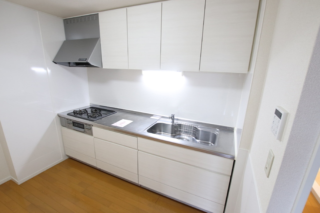 キッチン　★広めの調理スペースが使いやすいグリル付３口ガスコンロ★