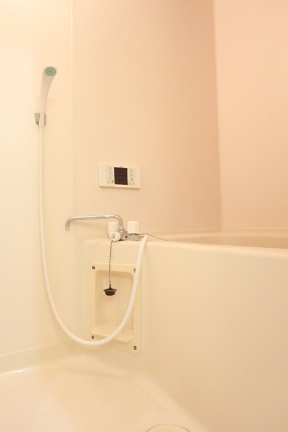 バス・シャワールーム　★ファミリーにはうれしい追い焚き機能付きのバスルーム★