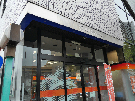 銀行　【西日本シティ銀行　三萩野支店】（銀行）まで3m