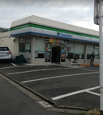 コンビニ　ファミリーマート八潮大原店（コンビニ）まで223m