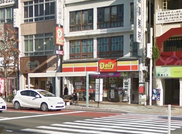 コンビニ　デイリーヤマザキ 長崎興善町店（コンビニ）まで303m