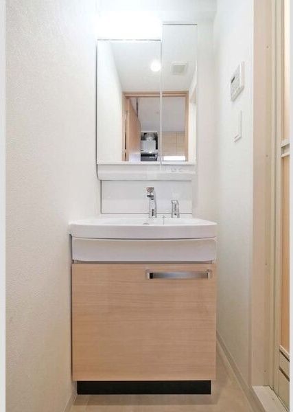 洗面設備　同シリーズの内装写真となります