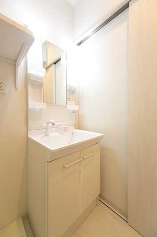 洗面設備　※写真は同タイプ住戸です。