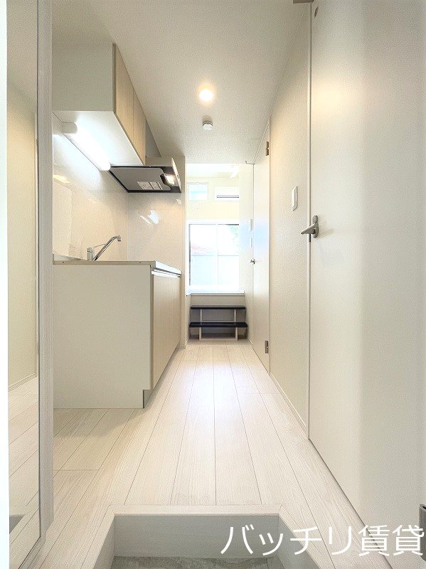 玄関　※同型タイプの為、現状を優先いたします