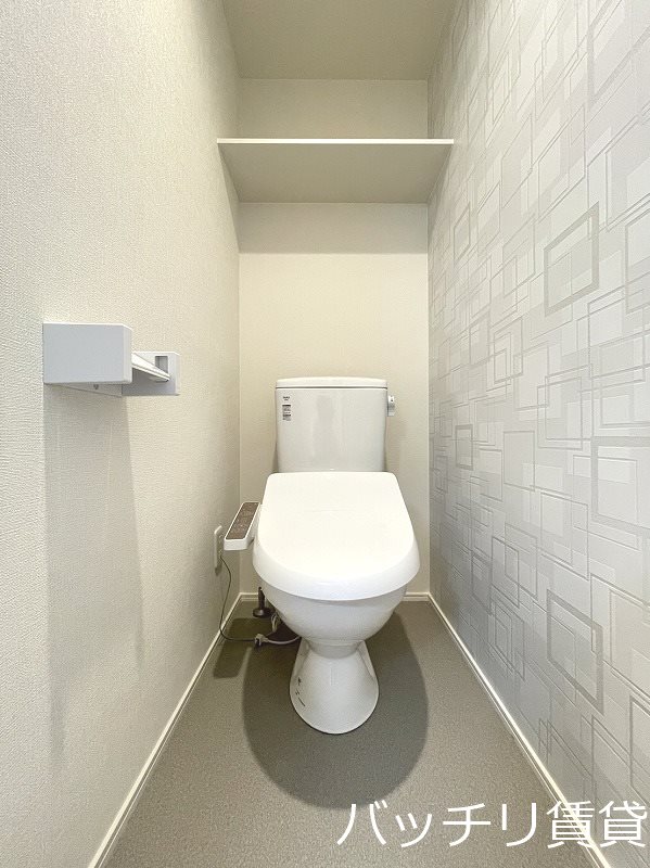 トイレ　※同型タイプの為、現状を優先いたします