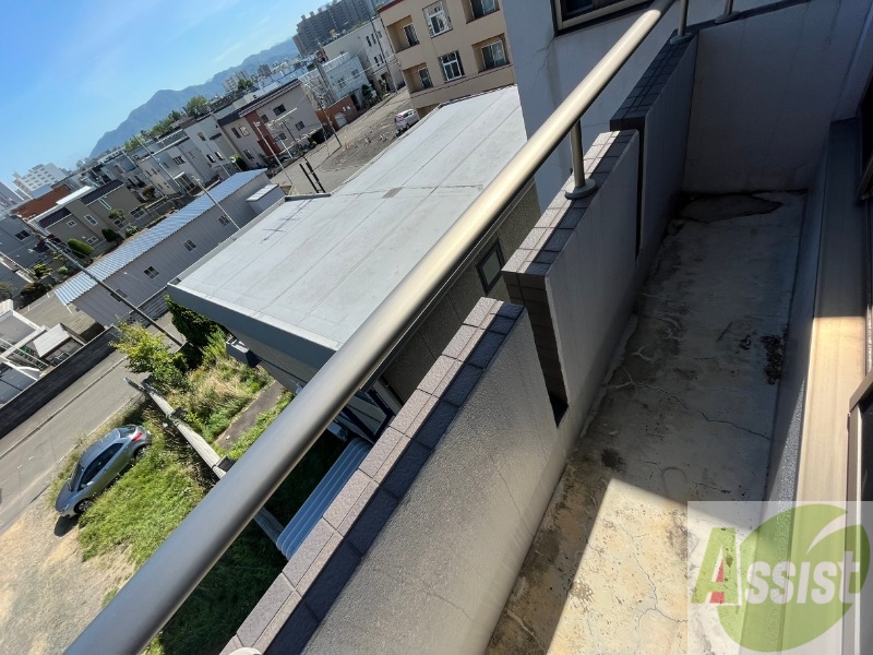 バルコニー　バルコニーです。天気の良い日には外干しができます！