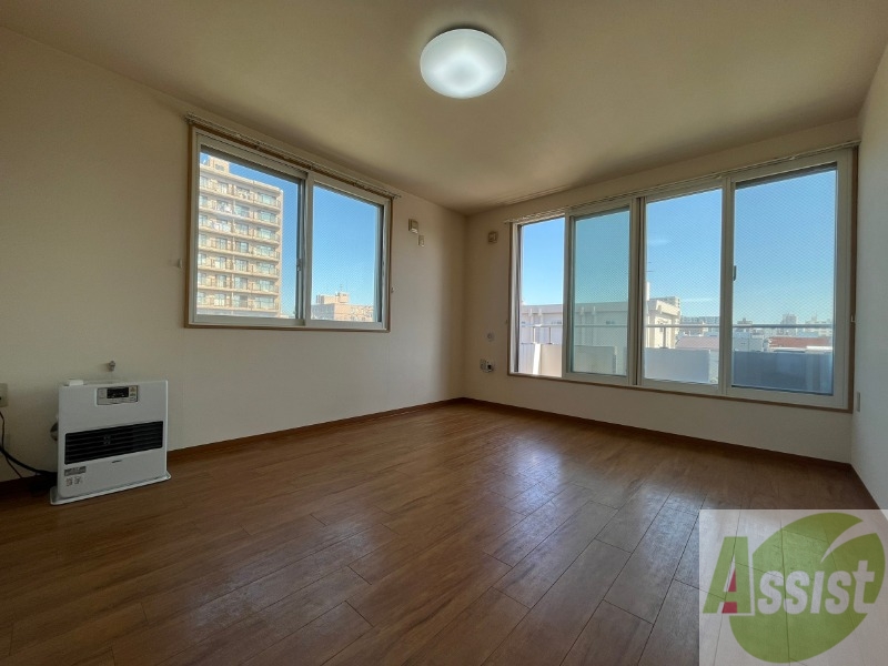 居室・リビング　明るいお部屋は気持ちよく過ごせそうですね。