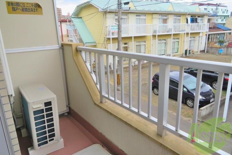 バルコニー　バルコニーが付いているので洗濯物の外干しもＯＫです。