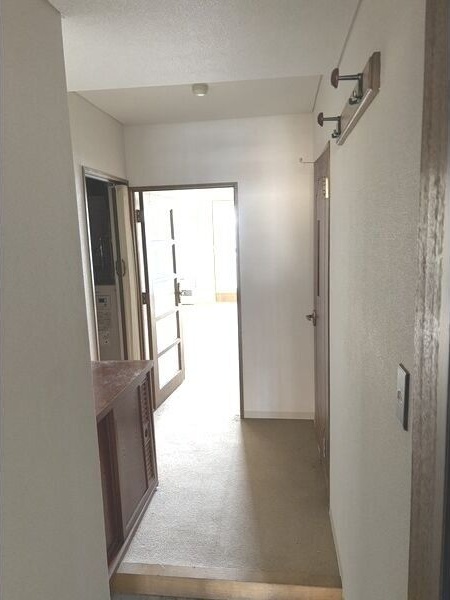 玄関　明るい玄関でお出迎え♪