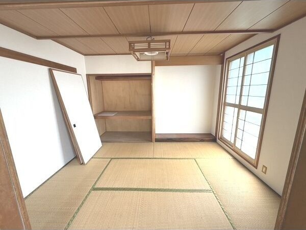 収納　収納に便利な押入れがついています♪