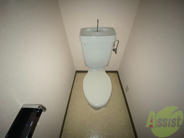 トイレ　トイレとお風呂が別なので清潔に使えて嬉しいですね。