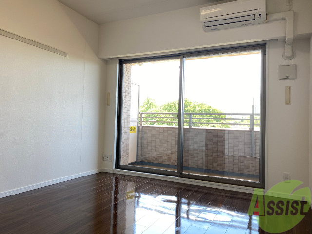 その他部屋・スペース　ピカピカのフローリングのお部屋です。これはイイですね